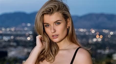 mia melano full length|Mia Melano (Actress) Wiki, Age, Height, Weight, Photos, Videos,。